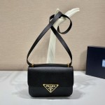 Prada flight attendant bag 🎉 1BD320